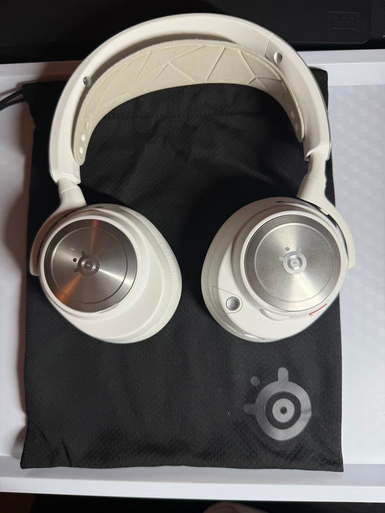 SteelSeries Arctis Nova Pro Wireless Wit, Computers en Software, Headsets, On-ear, Ophalen of Verzenden, Zo goed als nieuw, Draadloos
