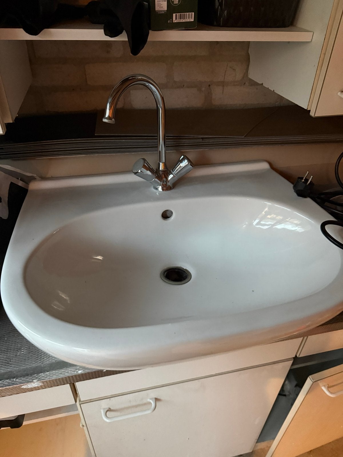 Villeroy & Boch wasbak met kraan, Ophalen, Gebruikt, Wastafel