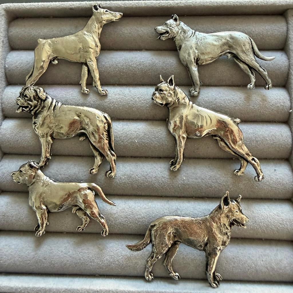 Honden speldjes, Ophalen of Verzenden, Zo goed als nieuw, Dier of Natuur, Speldje of Pin