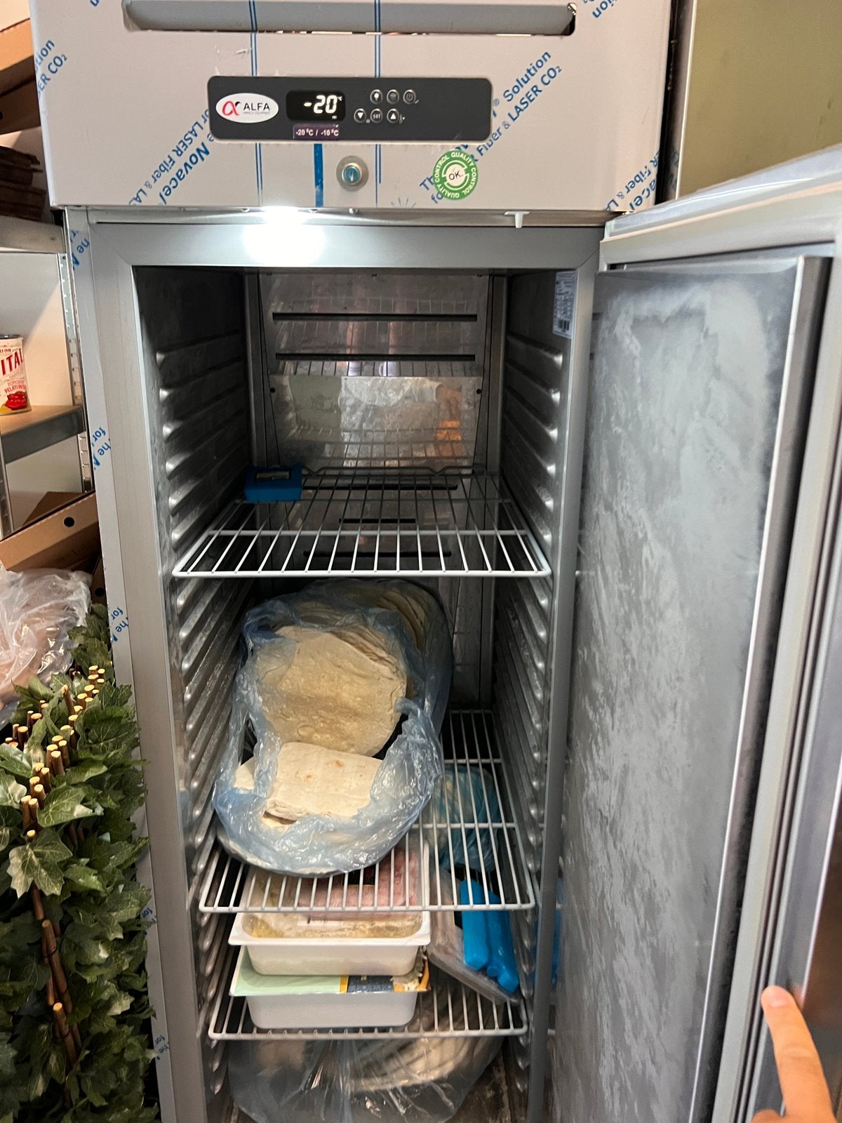 Horeca vriezer, Ophalen, Zonder vriesvak, 200 liter of meer, 60 cm of meer