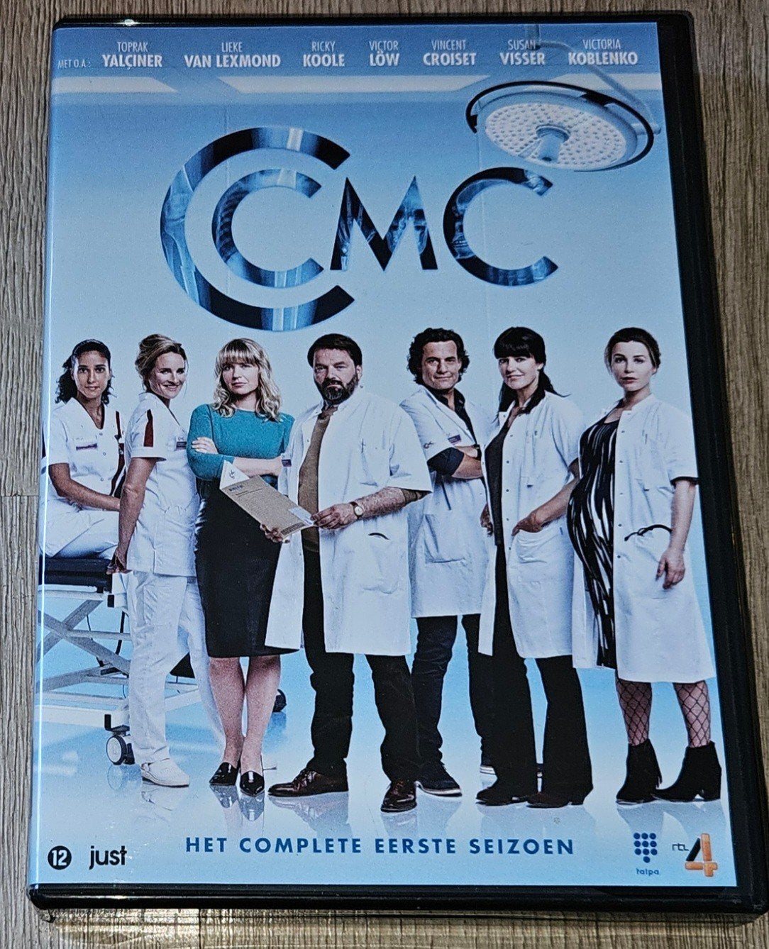 CMC - Het complete eerste seizoen (3DVD), Cd's en Dvd's, Seizoen 1, Nederlands, Drama, Zo goed als nieuw