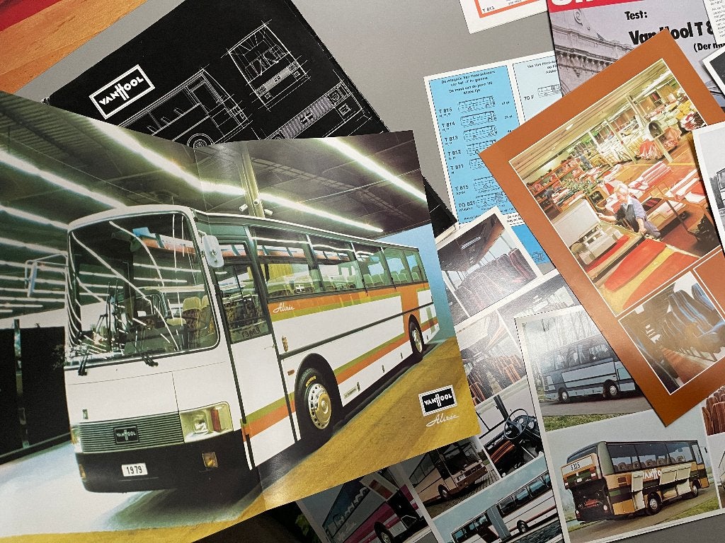 Set 15x Van Hool autobus folders + blauwdruk (jaren 1979/80), Ophalen of Verzenden, Zo goed als nieuw, Bus