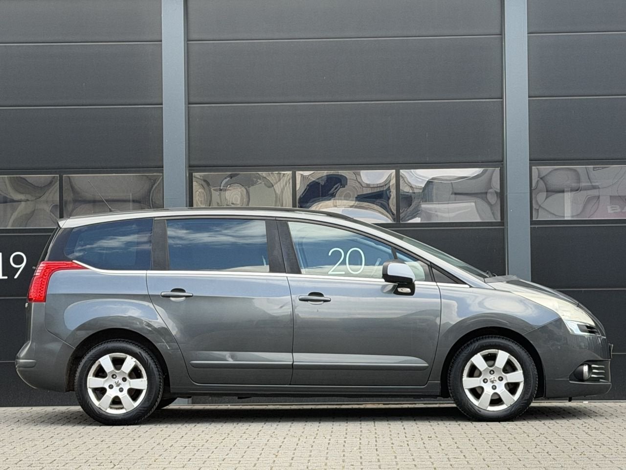 Peugeot 5008 1.6 VTi Navi Clima 7-PERS (bj 2010), Handgeschakeld, 120 pk, MPV, 75 €/maand