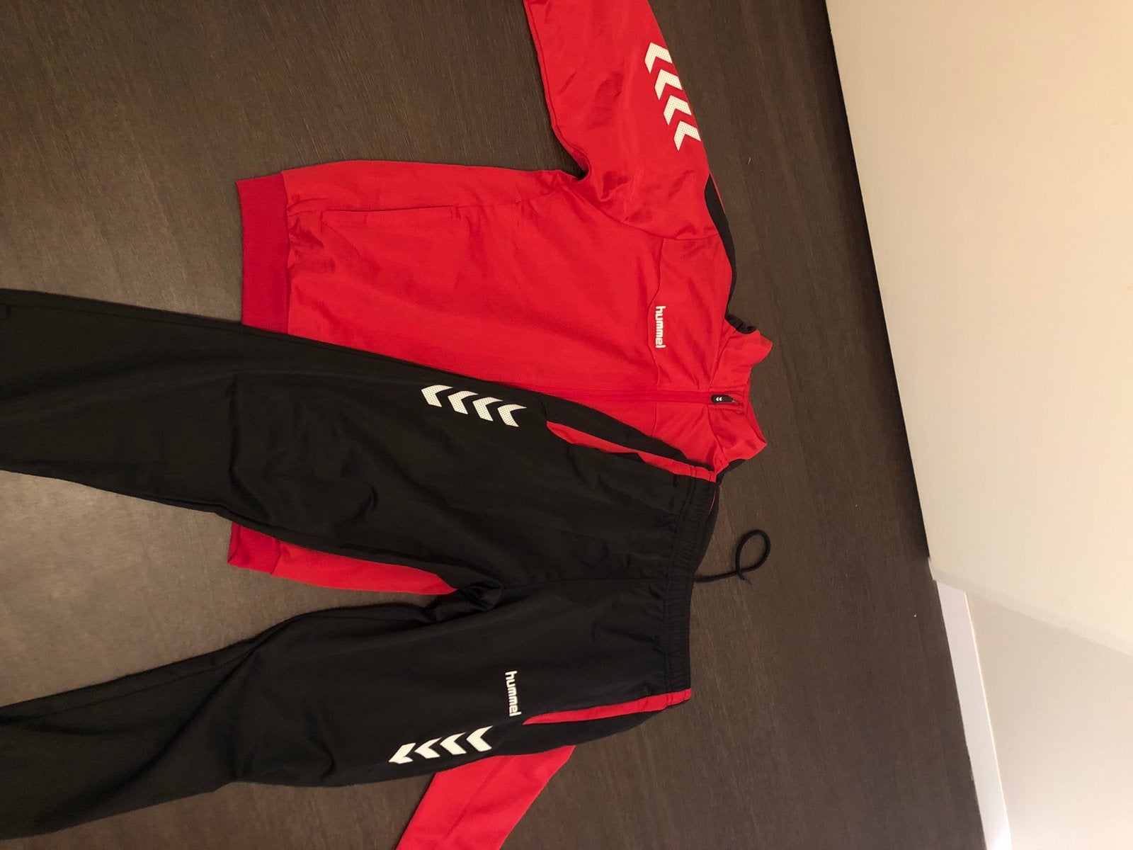 Hummel trainingspak maat 164, Ophalen of Verzenden, Zo goed als nieuw, Jongen of Meisje