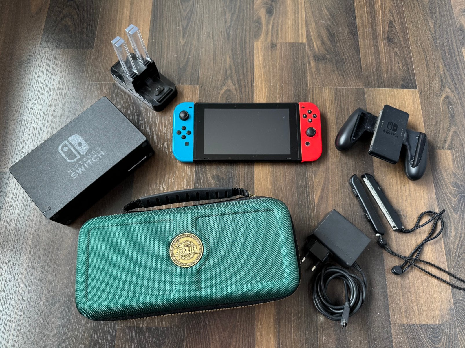 Nintendo Switch V2, Spelcomputers en Games, Spelcomputers | Nintendo Switch, Gebruikt, Switch 2019 Upgrade, Met 2 controllers
