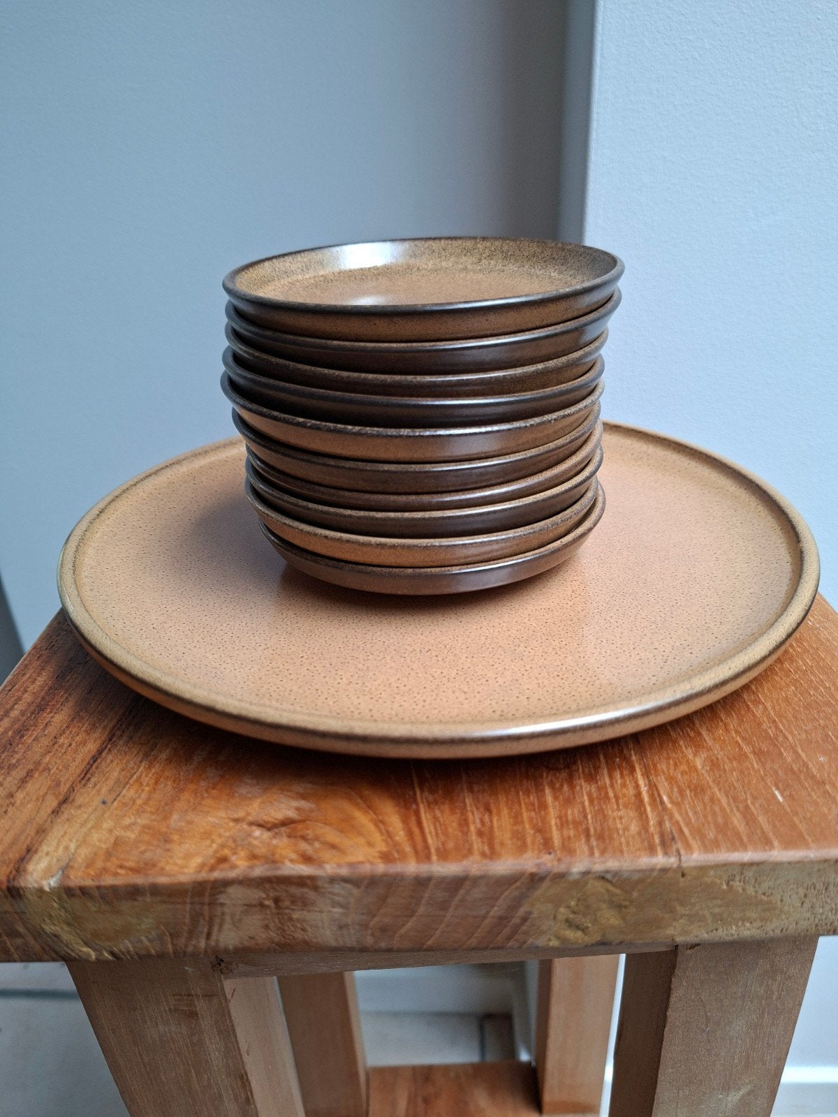 Vintage aardewerken tapasset, Ophalen