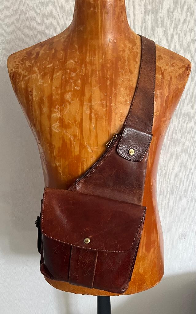 Giudi. Italiaanse leren crossbody tas., 20 tot 30 cm, Bruin, Minder dan 40 cm, Minder dan 35 cm