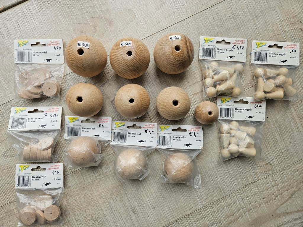 Diverse houten knutselmaterialen: wielen, ballen, kegels, Overige thema's, Nieuw, Overige merken, Knutselmateriaal