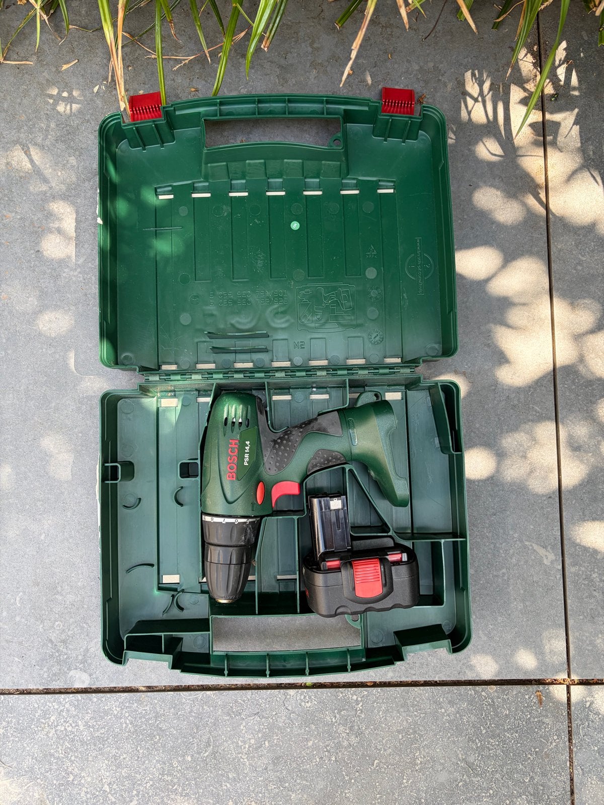Bosch PSR 14,4 Accuboormachine met Koffer (geen oplader), Ophalen, Gebruikt, Minder dan 400 watt, Boor- en Schroefmachine