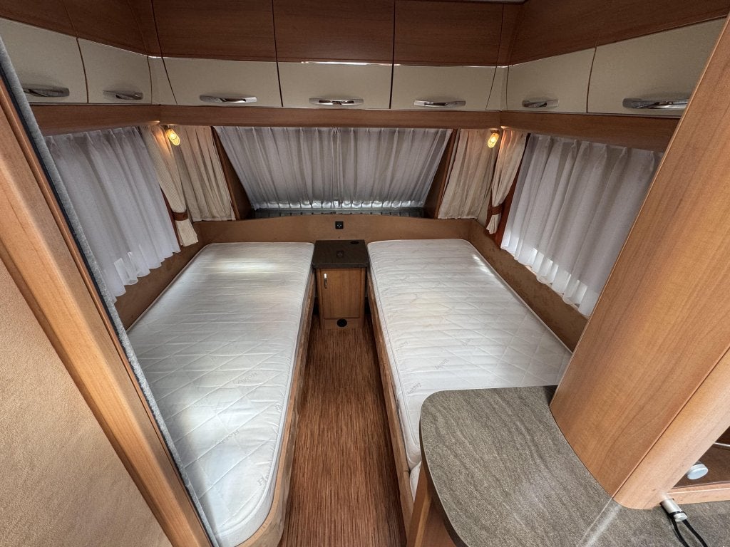 Hobby LA VITA VENETO 495 UL- Mover- Voortent- Luifel, Caravans en Kamperen, Overige typen, Koelkast, Hobby, Bedrijf