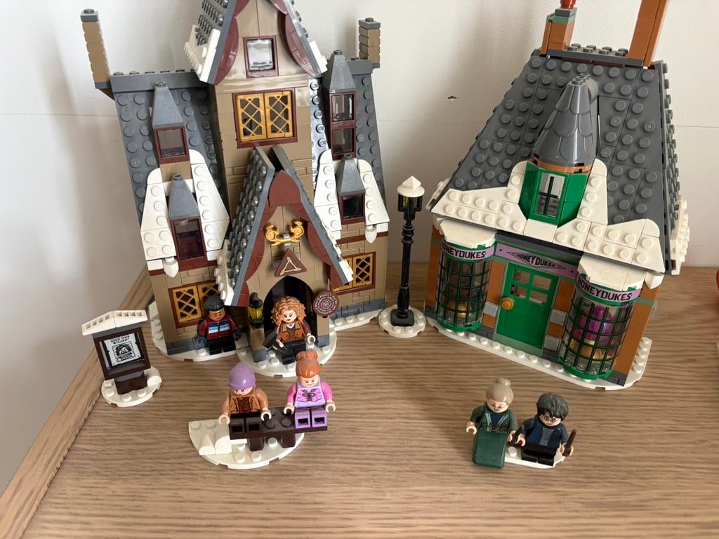 Lego 76388 Harry Potter Hogsmeade, Ophalen of Verzenden, Zo goed als nieuw