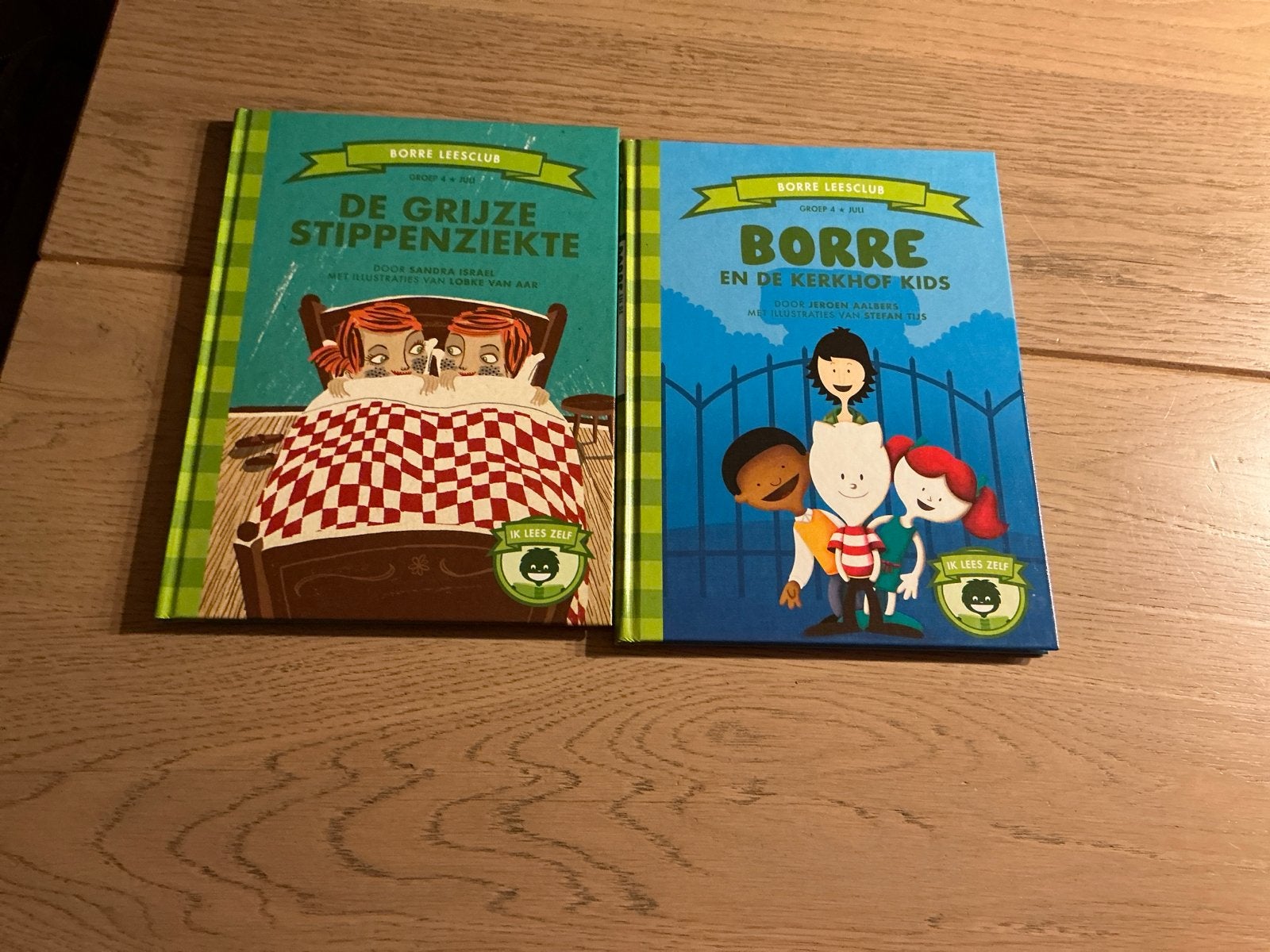 Borre Leesclub Boeken: De Grijze Stippenziekte & De Kerkhof, Ophalen of Verzenden, Zo goed als nieuw, Fictie algemeen