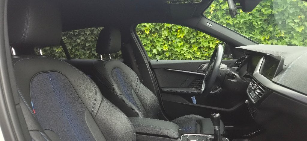 Foto 22 van BMW 1-Serie 118i 136pk 2021 Executive Edition M-sport