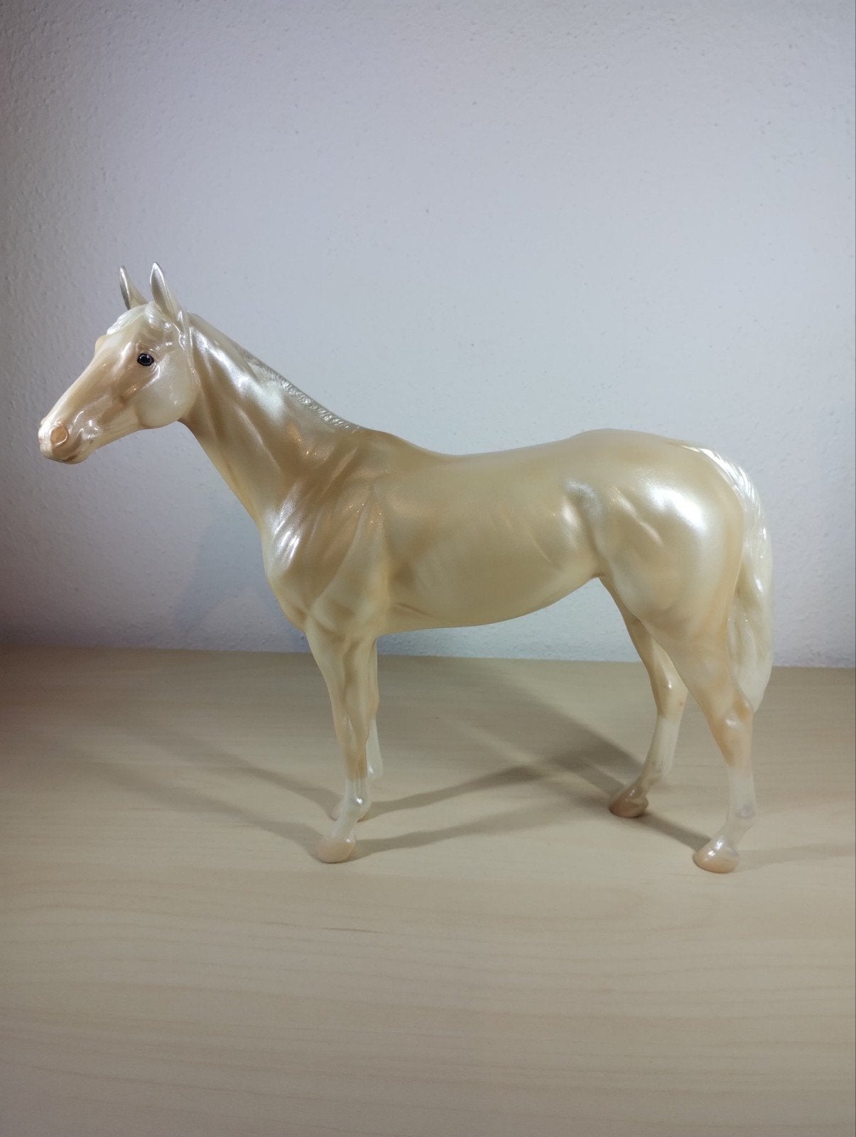 Breyerfest 2024 Girls run the world Glossy Cremello breyer, Ophalen of Verzenden, Zo goed als nieuw, Paard, Beeldje of Figuurtje