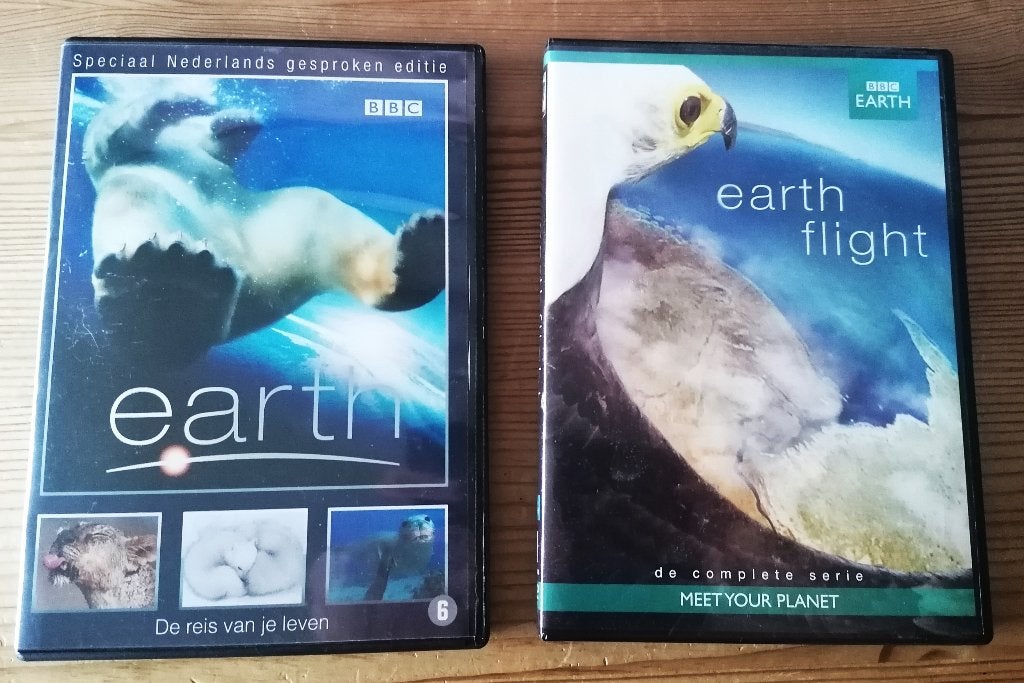 Earth en Earth flight: 2 dvd boxen met 3 dvd's (ca 400 min)., Gebruikt, Natuur, Vanaf 6 jaar, Ophalen of Verzenden