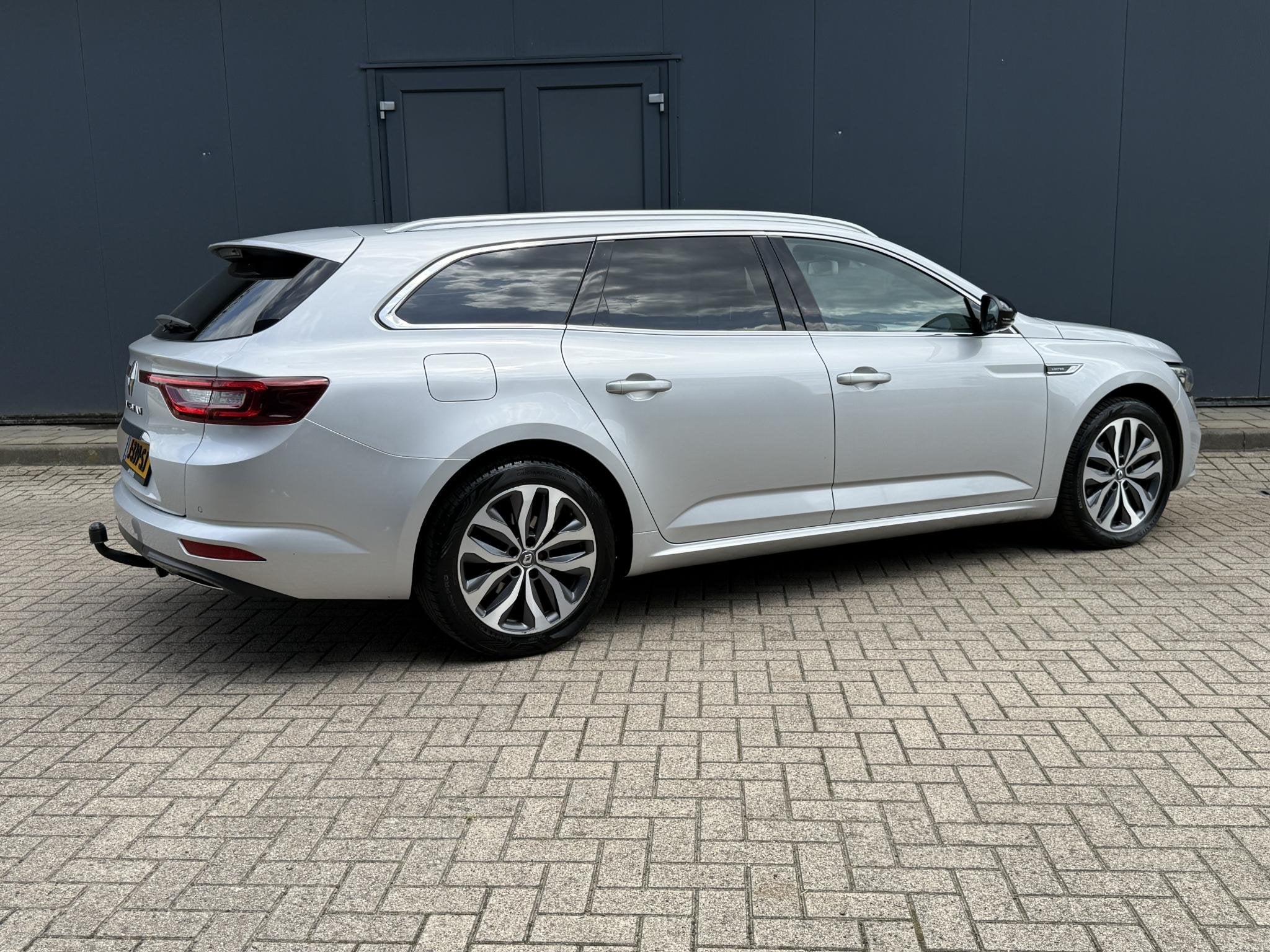 Renault Talisman Estate 1.3 TCe Limited / Trekhaak / Automaa, 1408 kg, Euro 6, 4 cilinders, Leder en Stof