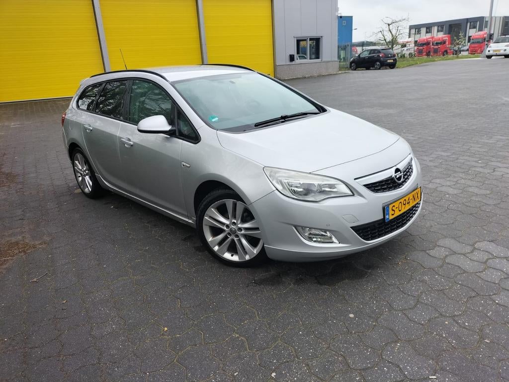 Opel Astra Sports Tourer, Voorwielaandrijving, Stof, Zwart, 4 cilinders
