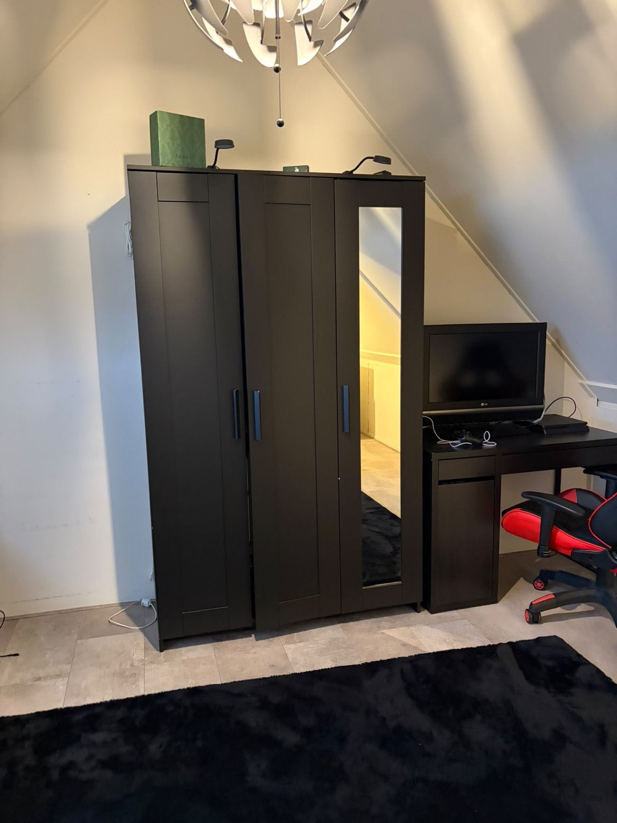 IKEA BRIMNES Kledingkast Zwart met 3 Deuren en Spiegel, Gebruikt, 100 tot 150 cm, Ophalen of Verzenden, 150 tot 200 cm