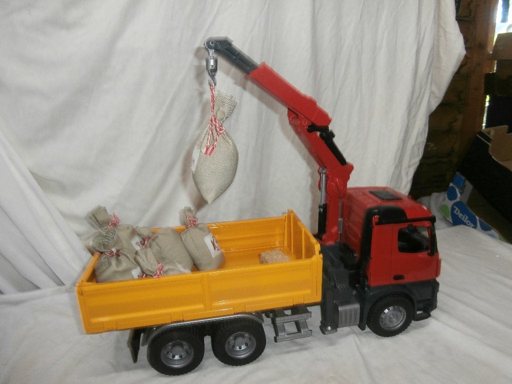 Bruder Mercedes Arocs kiepwagen met kraan en big-bags, Ophalen, Zo goed als nieuw