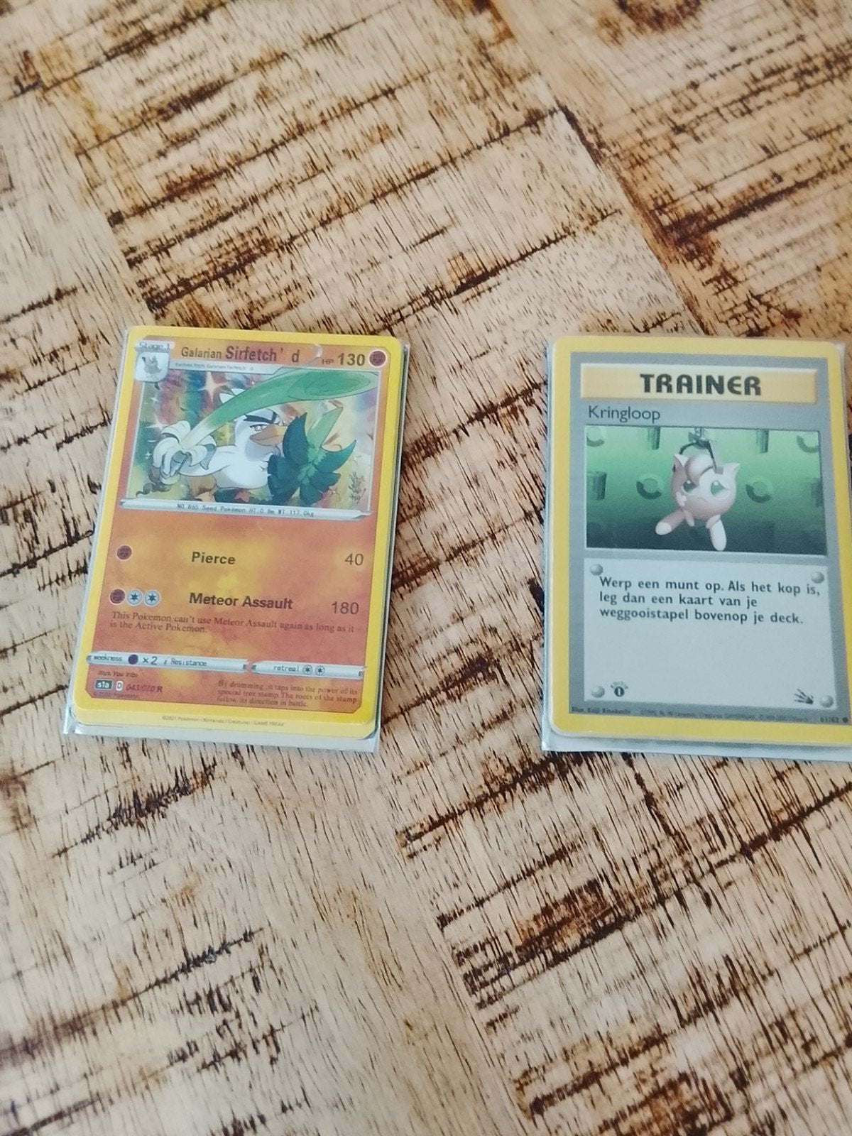 Pokémon pakketjes met kaarten en sleeves, Ophalen of Verzenden, Zo goed als nieuw, Meerdere kaarten