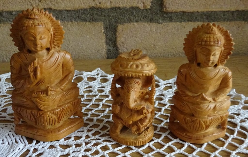 3 Prachtige handgesneden houten miniaturen, Houtsnijwerk, Minder dan 20 cm, Ophalen of Verzenden, Handgemaakt