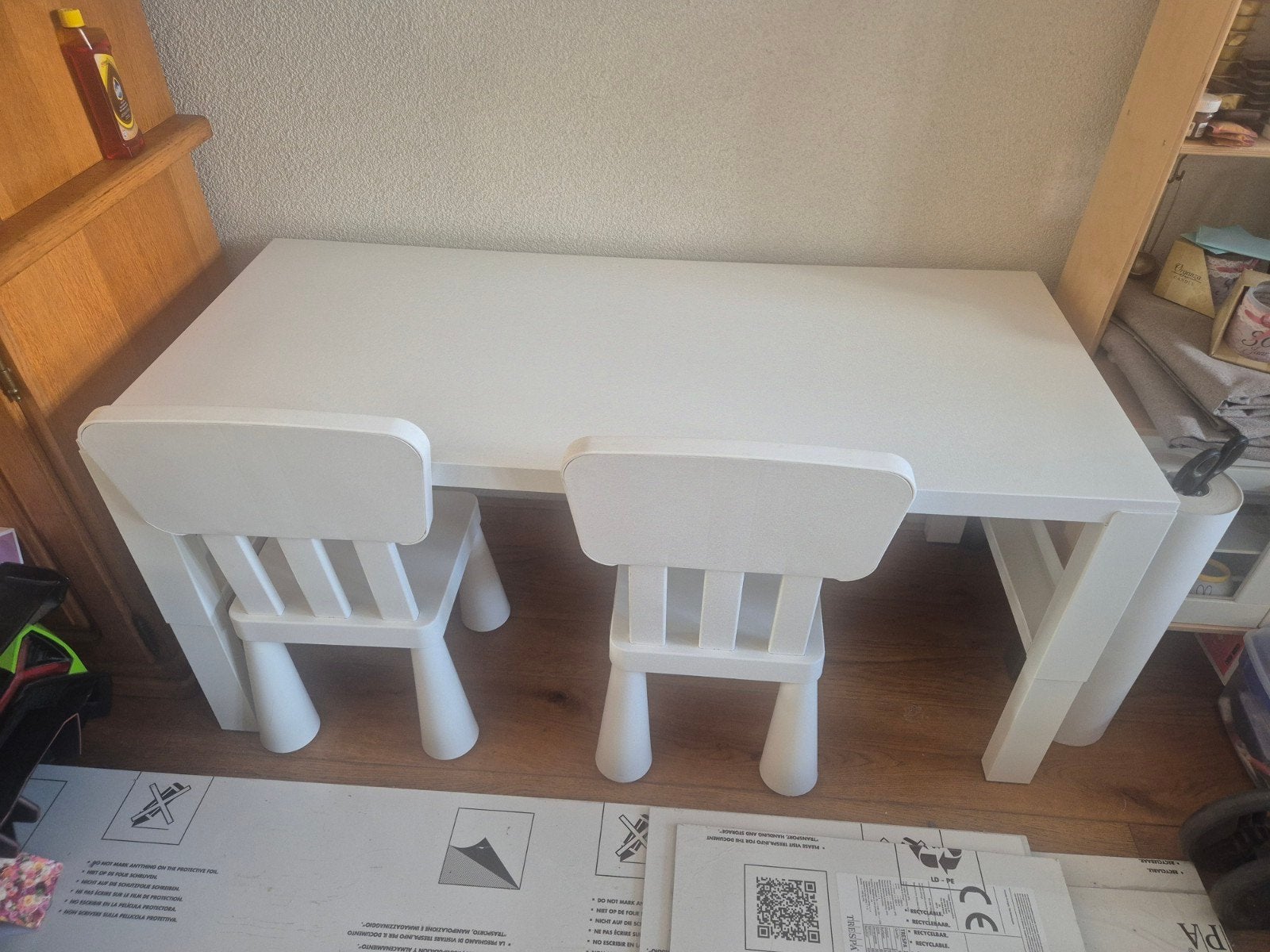 IKEA PÅHL Bureau met 2 stoeltjes - in hoogte verstelbaar, Ophalen, Gebruikt, Tafel(s) en Stoel(en)