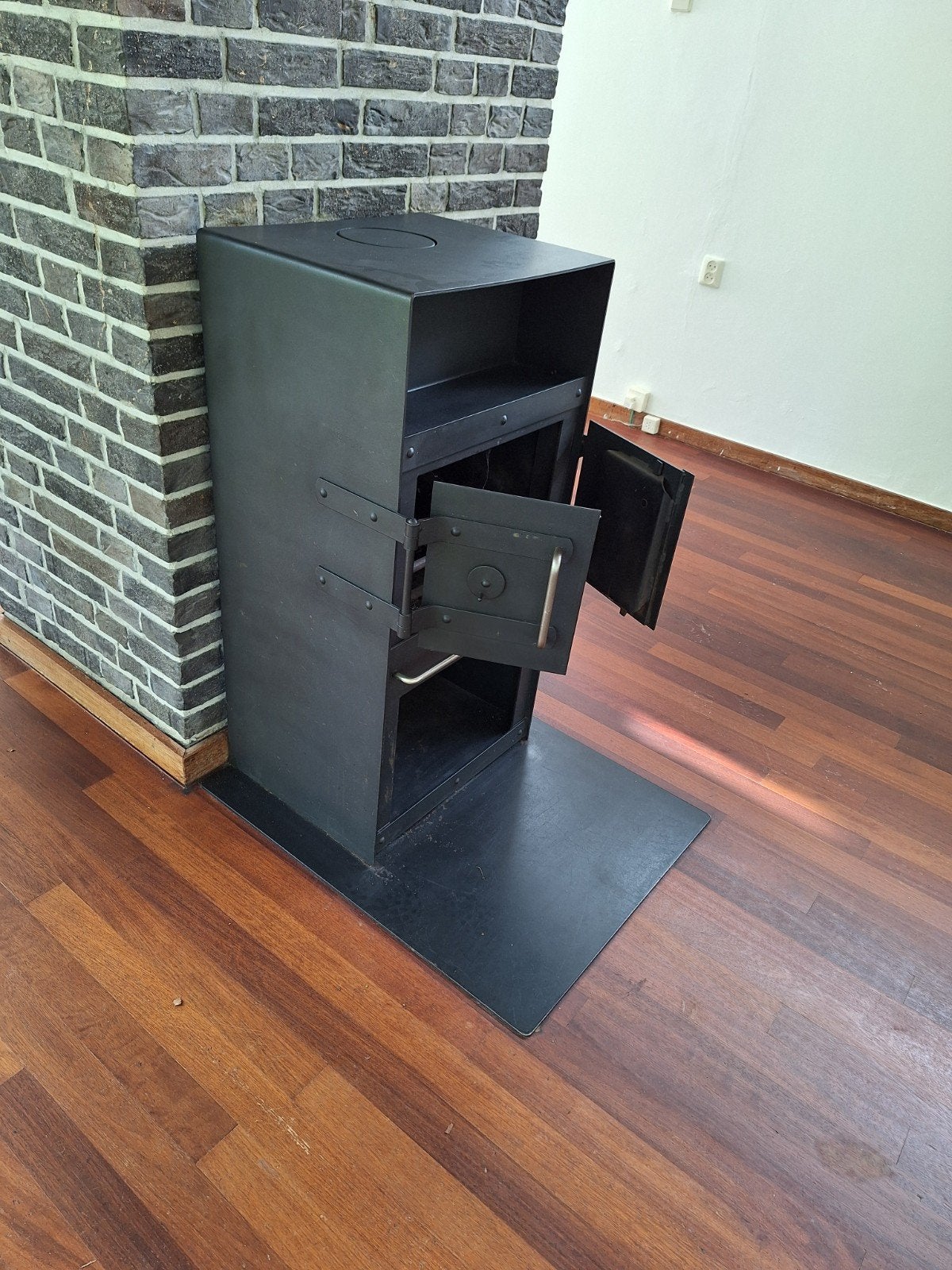 Gietijzeren houtkachel (robuust, praktisch tijdloos model), Ophalen, Gebruikt, Vrijstaande haard, Houthaard