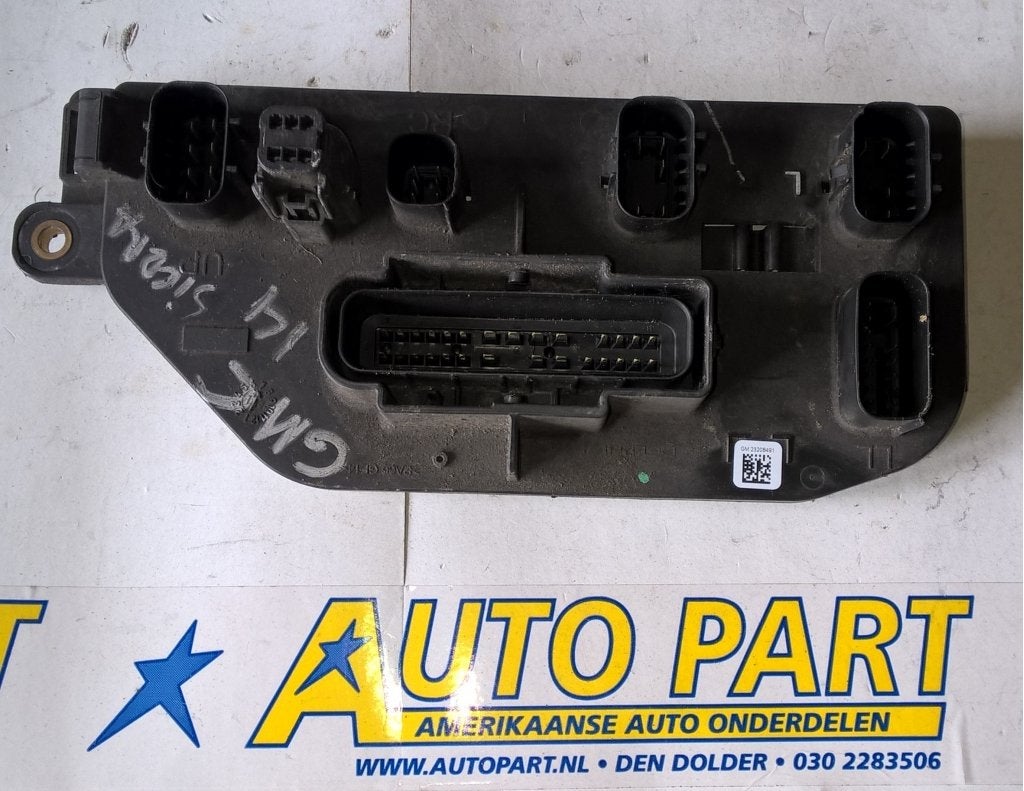 GMC Sierra pickup junction block rr 2014-2017, Gebruikt, Info@gm.com, Ophalen of Verzenden, P.O. BOX 33170 Detroit, MI 48232-5170
