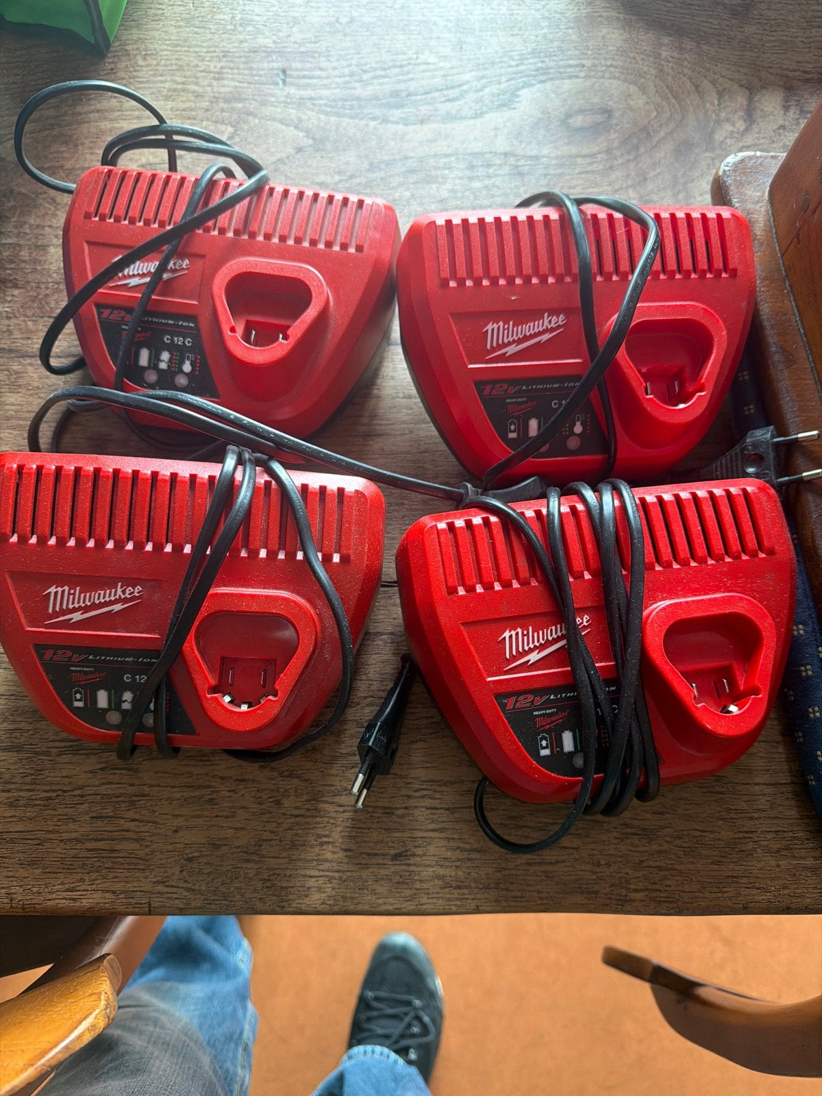 Milwaukee m12 acculaders (4 stuks), Doe-het-zelf en Verbouw, Gereedschap | Overige machines, Zo goed als nieuw, Ophalen