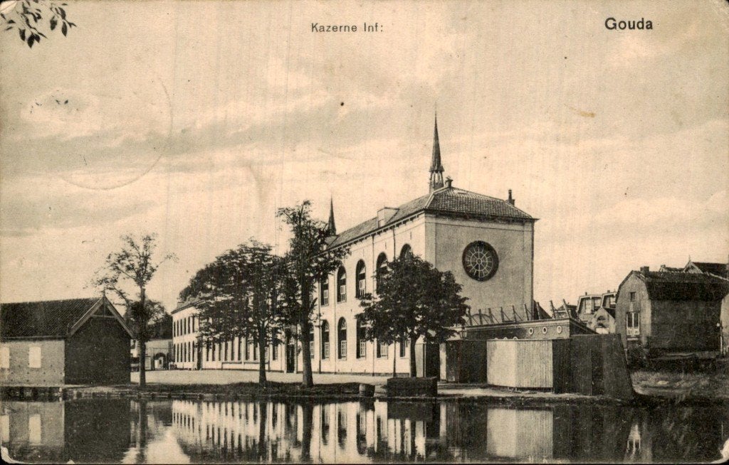 Gouda - Kazerne Inf. - Voorgevel, Verzamelen, Ophalen of Verzenden, Voor 1920, Gelopen, Zuid-Holland