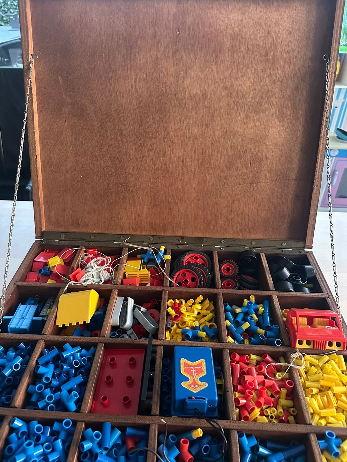 Vintage Plasticant bouwset houtenvakkenkist incl motor, Ophalen of Verzenden, Zo goed als nieuw