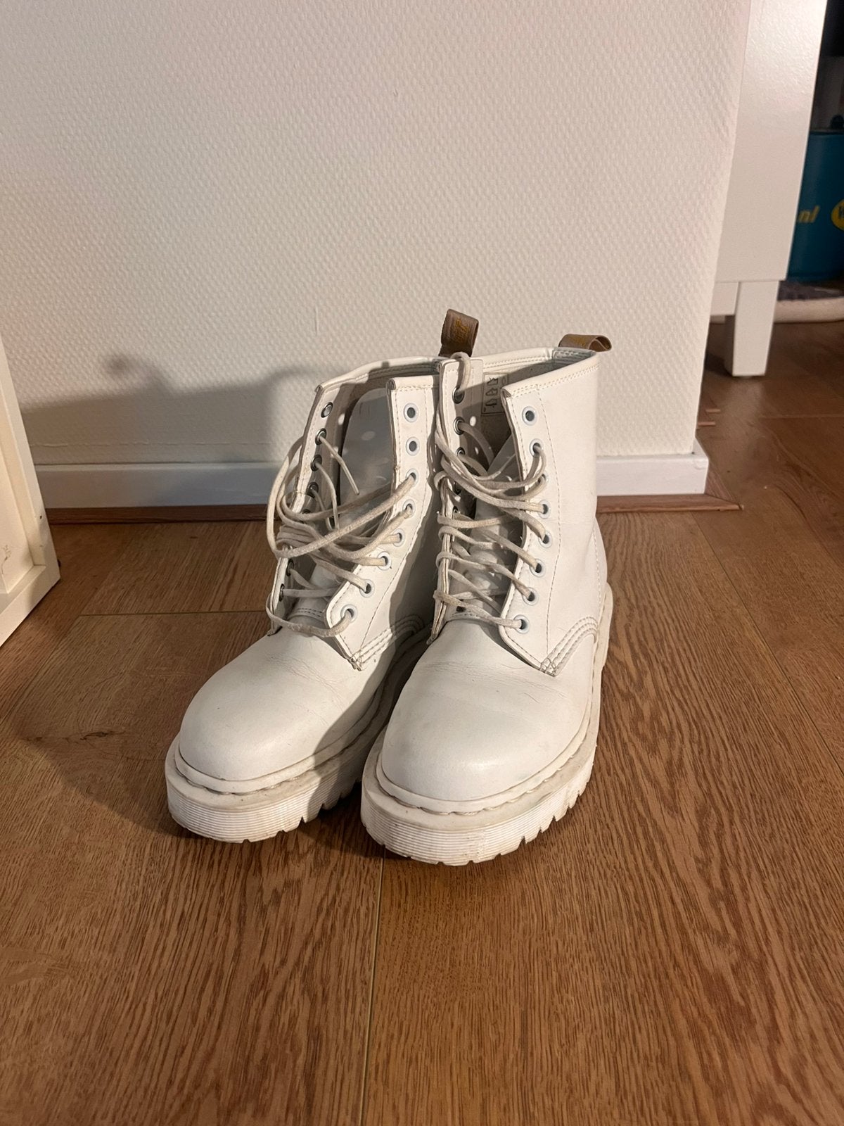 Dr. Martens – maat 38, Ophalen of Verzenden, Zo goed als nieuw, Wit