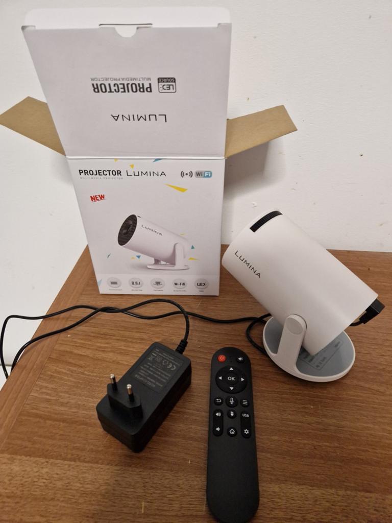 Lumina beamer NIEUW, Audio, Tv en Foto, Beamers, Ophalen, Nieuw, LED