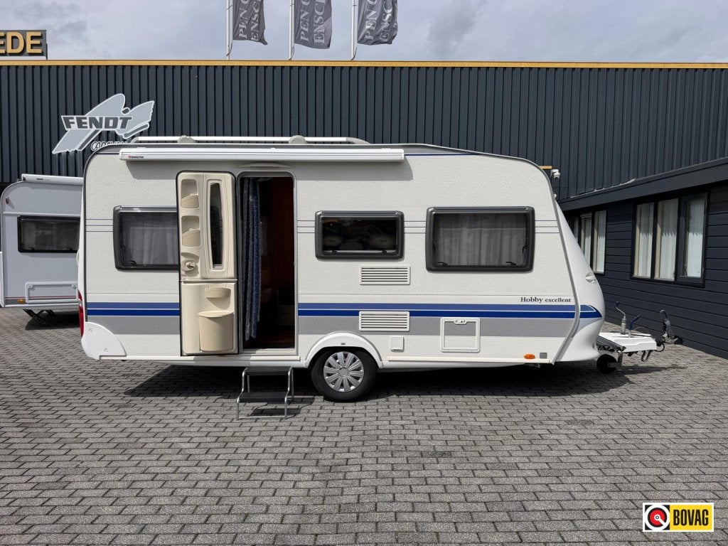 Hobby Excellent 455 UF Met luifel, Caravans en Kamperen, Rondzit, Bedrijf, 4 tot 5 meter, Tot en met 4