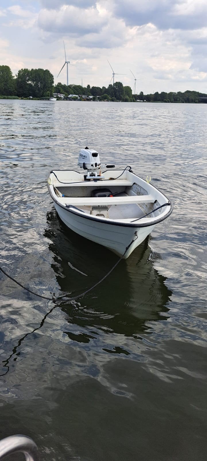 Poleyster bijboot (zonder motor) kan tegen een stootje., Ophalen, Gebruikt