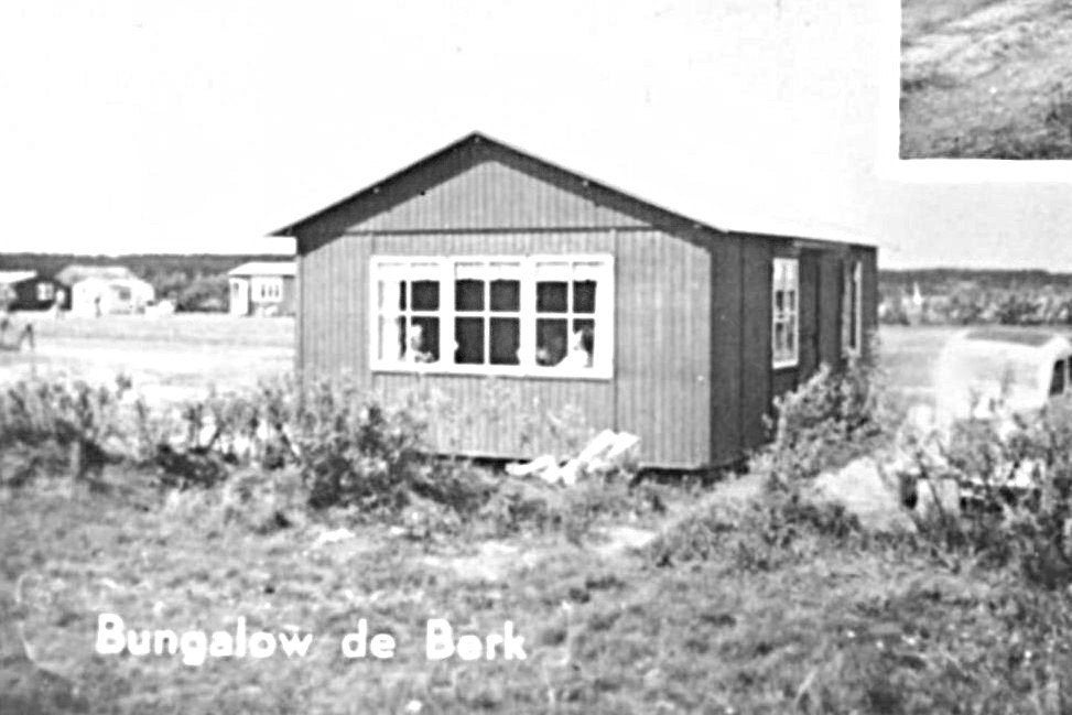 805297 Texel 1958 Dennenrust bungalow Gelopen met postzegel, Ophalen of Verzenden, 1940 tot 1960, Gelopen, Waddeneilanden
