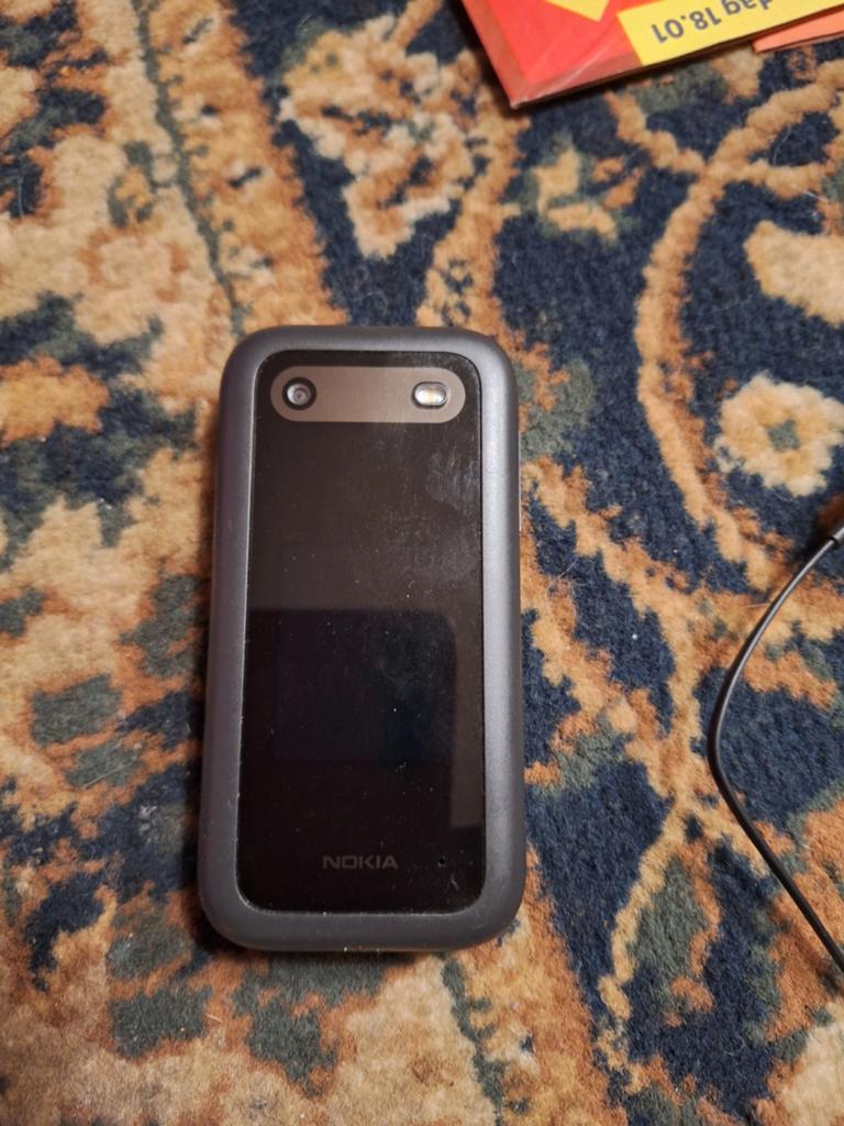 Nokia Senioren Telefoon - Inklapmodel, Gebruikt, Zwart, Fysiek toetsenbord, Inklapmodel