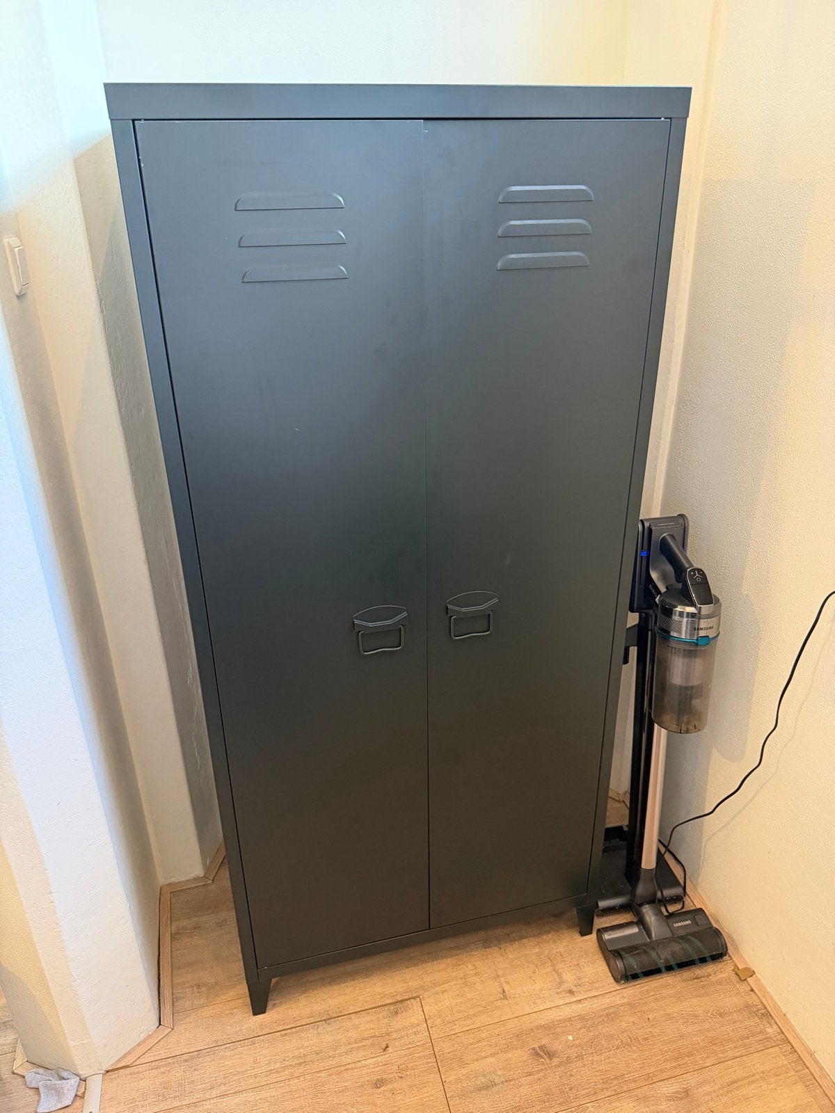 Metalen kledingkast/locker - Donkergrijs - Zwart - Nieuw, Ophalen, 50 tot 100 cm, Zo goed als nieuw, Metaal
