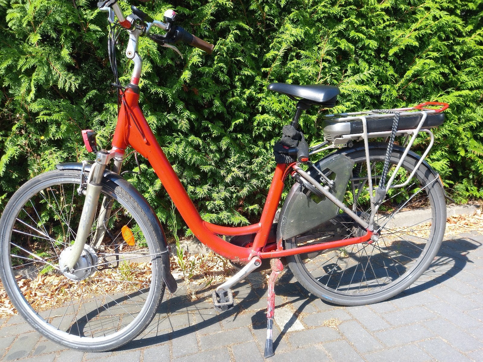 E-Bike rood, Fietsen en Brommers, Gebruikt, 50 km per accu of meer, 55 tot 59 cm, Ophalen