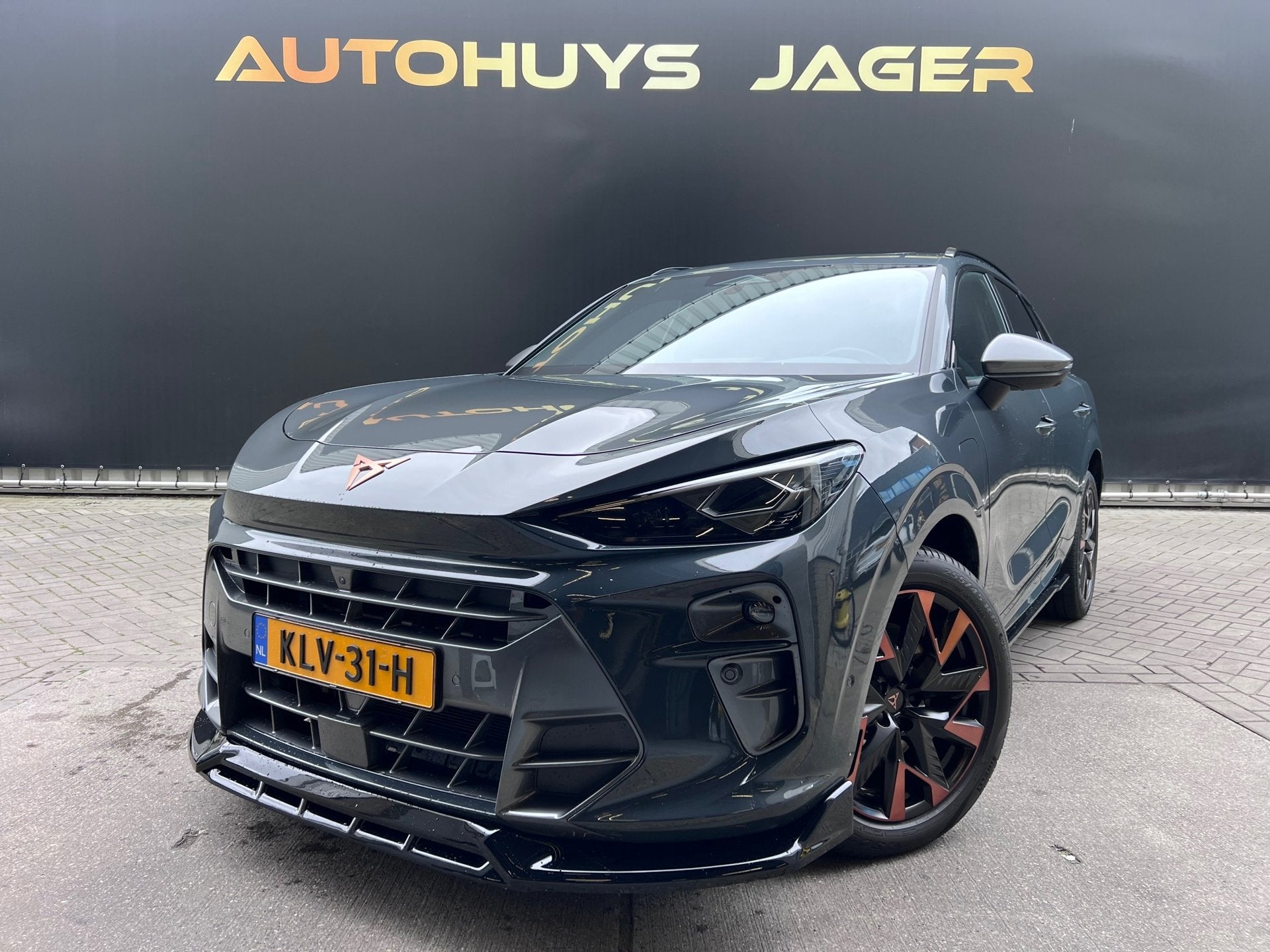 Cupra Terramar CUPRA Terramar 1.5 TSI e-Hybrid VZ Performanc, Auto's, Dealer onderhouden, Stof, 4 cilinders, 2000 kg