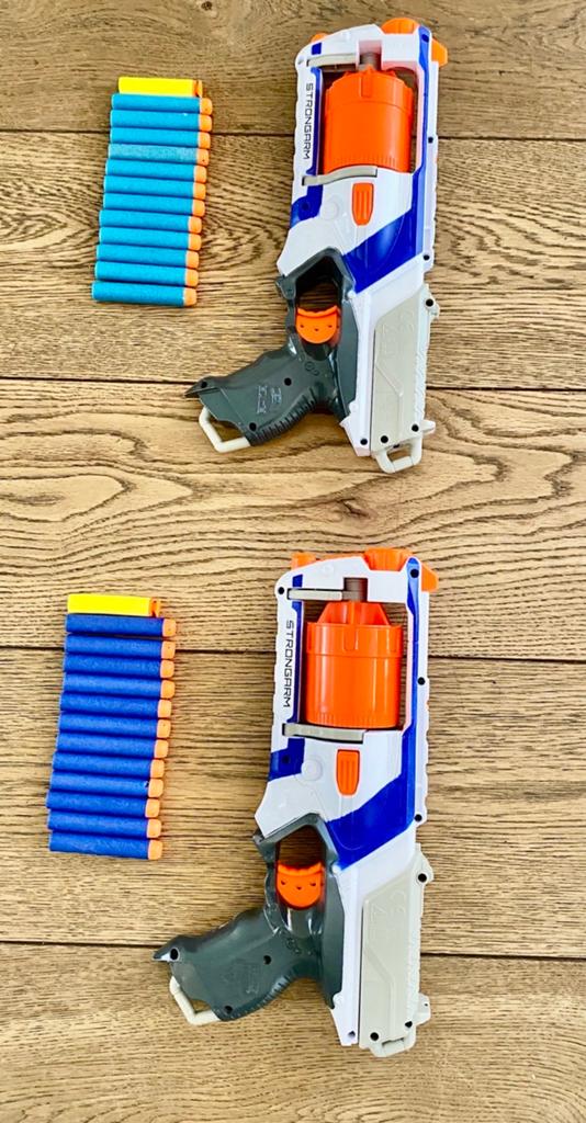 Nerf pistolen met 26 pijltjes. Alles werkt prima., Ophalen of Verzenden, Zo goed als nieuw