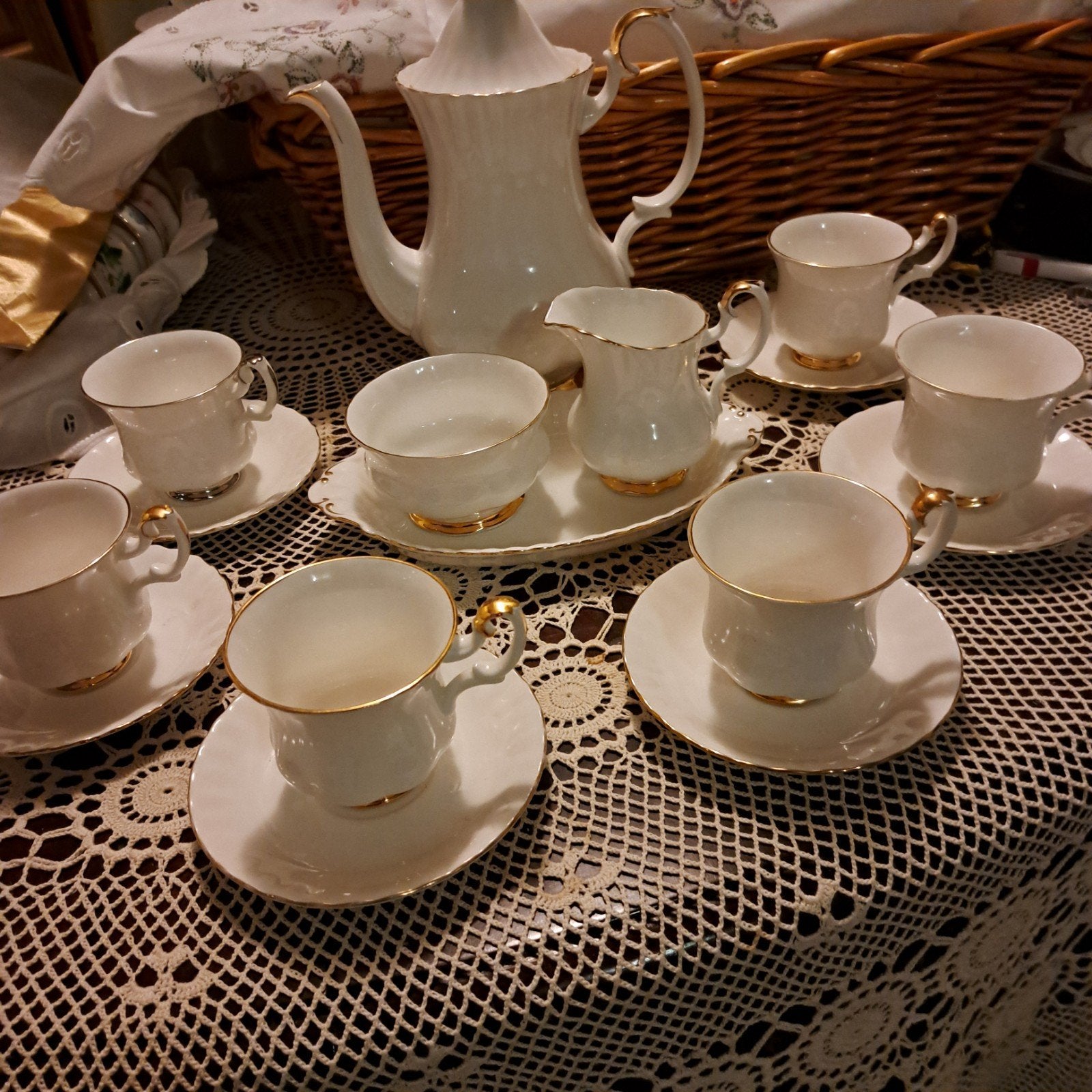 Royal Albert Val D'or servies, Ophalen of Verzenden