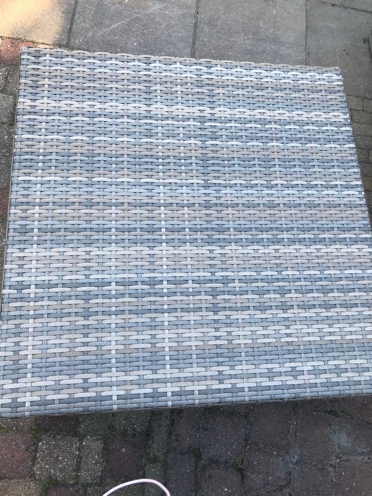 Wicker Hocker/Bijzettafel met Kussen 77x77x30- Grijs, 2 zitplaatsen, Hocker, Ophalen of Verzenden, Zo goed als nieuw