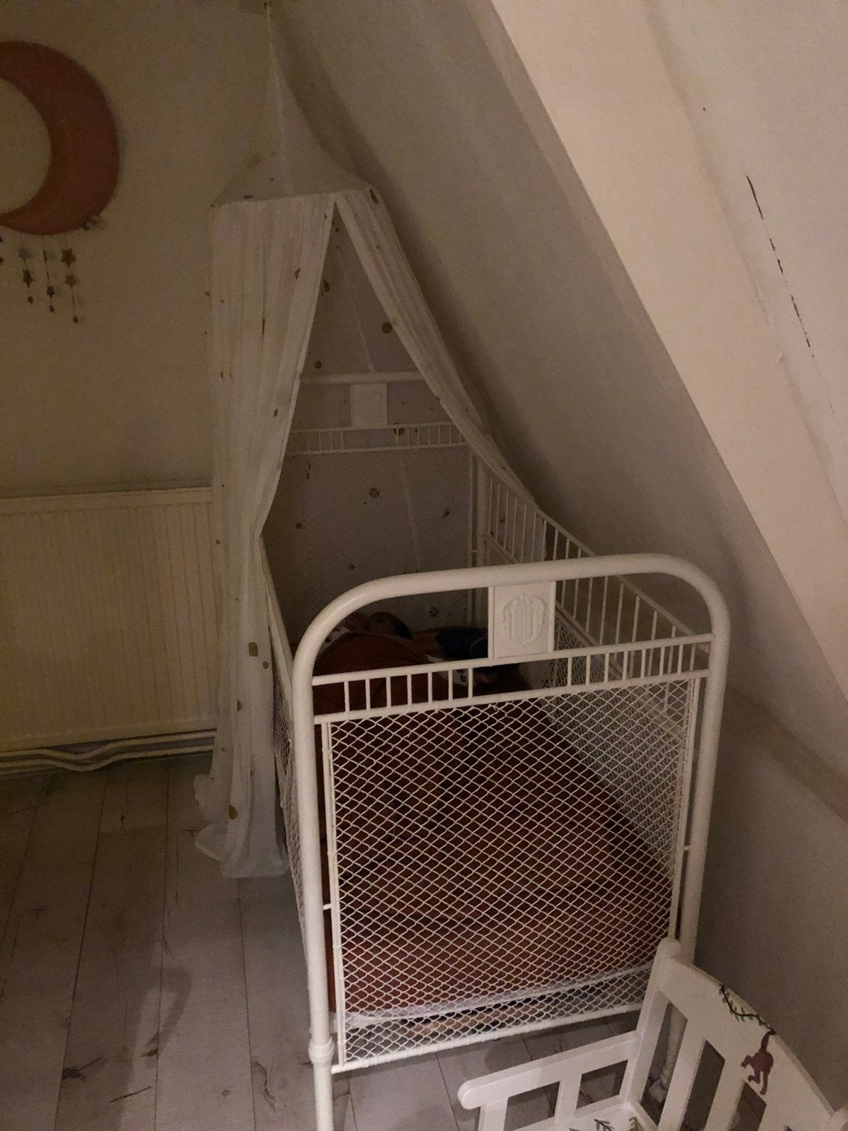 Vintage Frans ledikant, bankje, peuter, kleuter, kinderbed, Ophalen, Zo goed als nieuw, 140 tot 160 cm, 70 tot 85 cm