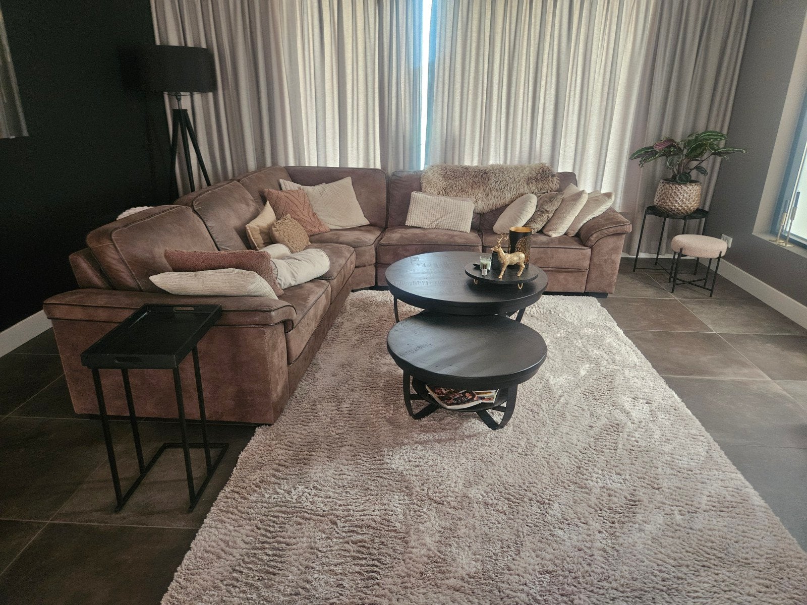Comfortabele Hoekbank in Bruin Stof - Ruim en Stijlvol, Huis en Inrichting, Banken | Bankstellen, Gebruikt, 100 tot 125 cm, Hoekbank
