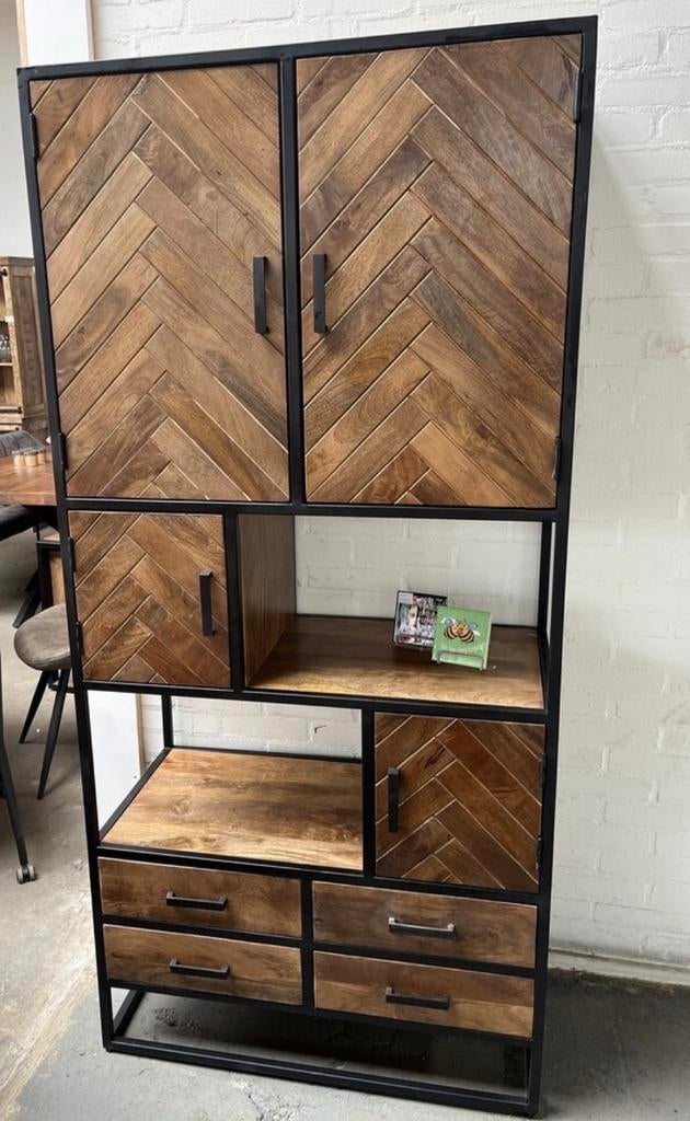 Industriële mangohout Kast met Visgraatpatroon - 190x45x90cm, Huis en Inrichting, Kasten | Wandmeubels, Ophalen, Overige materialen