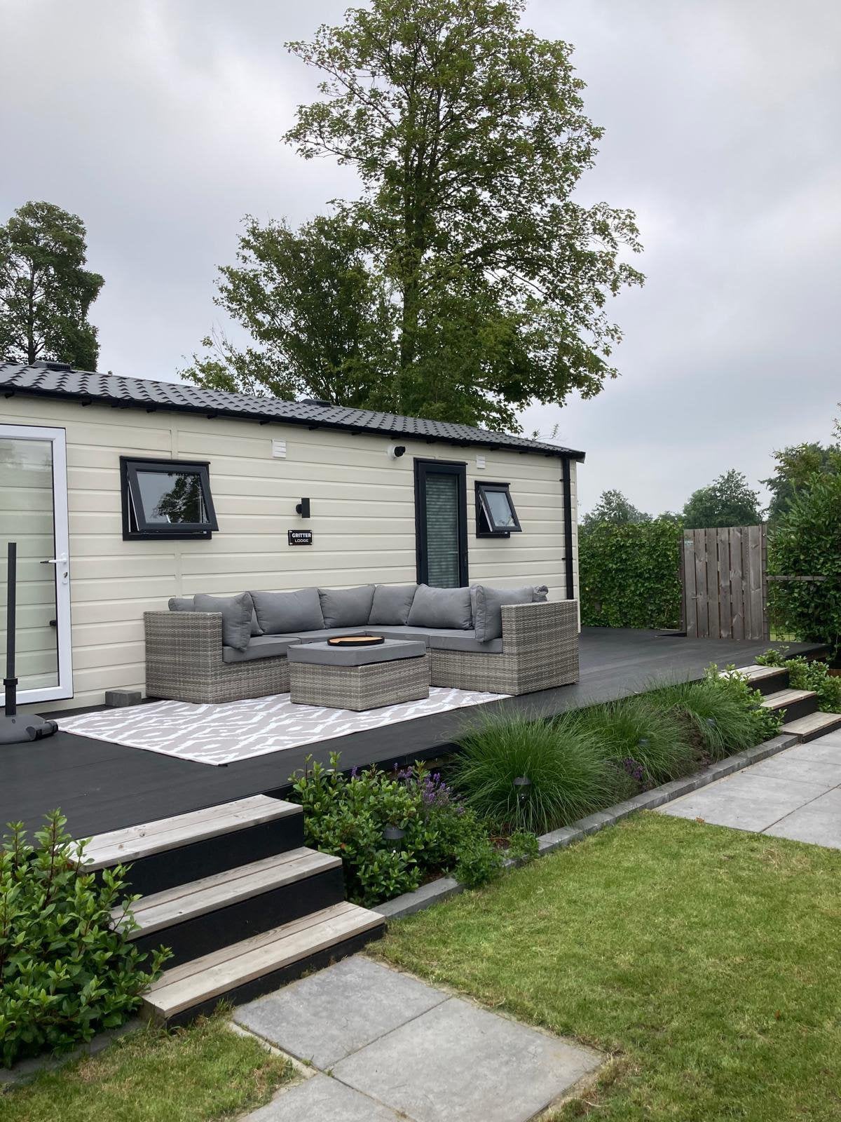 Te koop: Bijna nieuw chalet op 50+ camping Friesland, Caravans en Kamperen, Tot en met 4