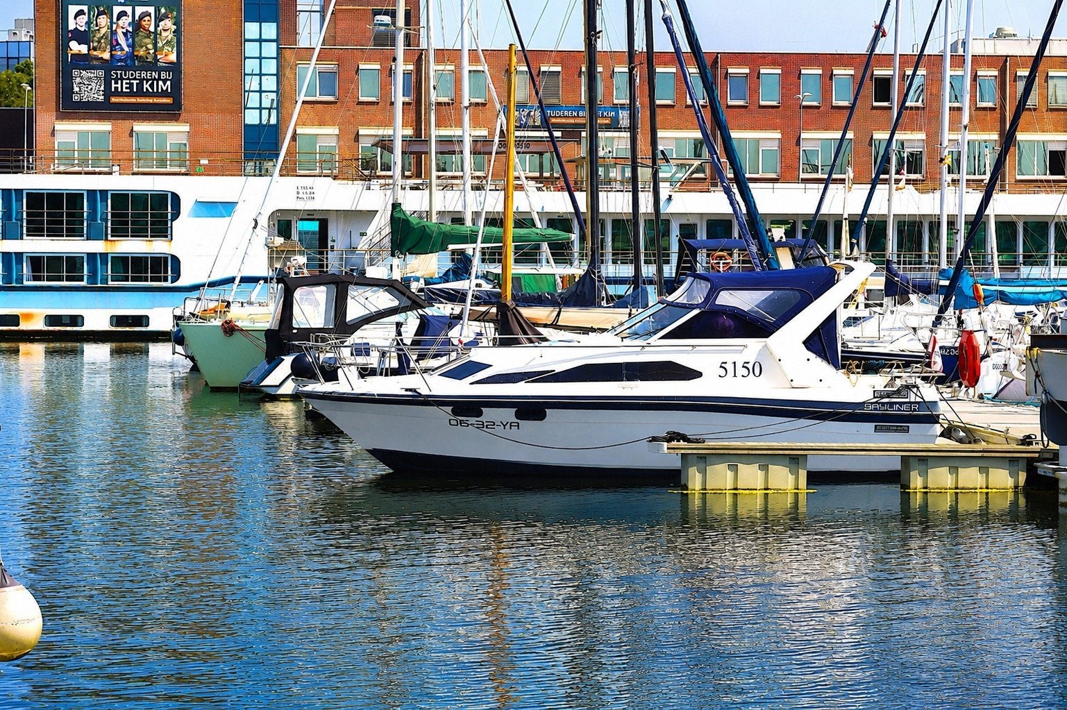 Bayliner 2850 Contessa Sunbridge, 9 m, Binnenboordmotor, 1.80 meter, Kruiser