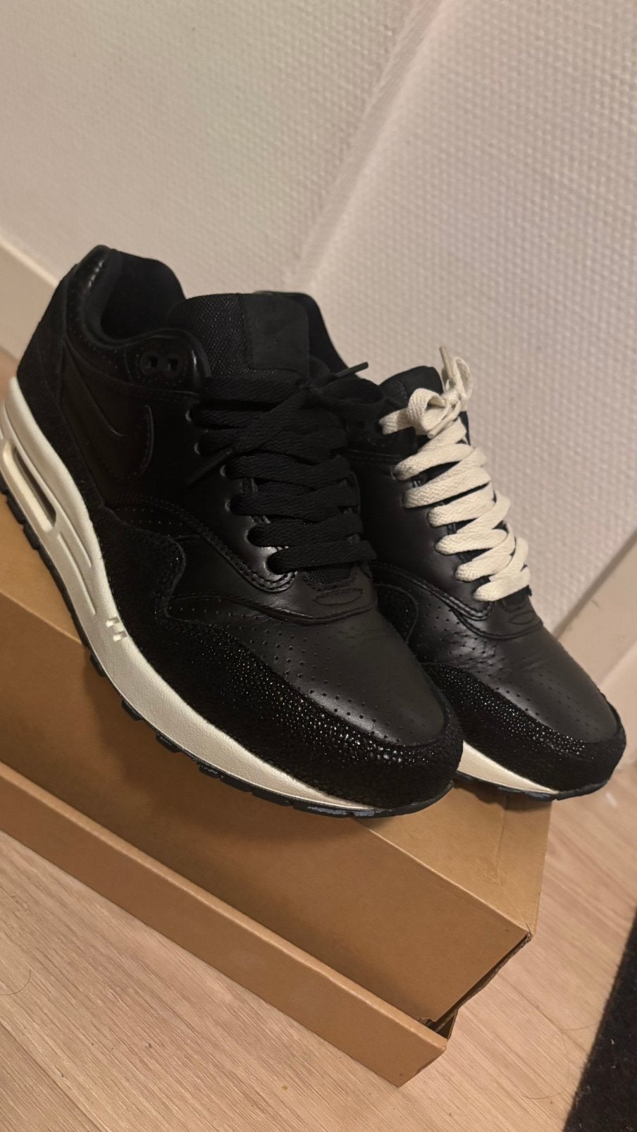 Nike air max 1 stingray black 41 8 patta nike zwart 87, Zwart, Ophalen of Verzenden, Sneakers of Gympen, Zo goed als nieuw