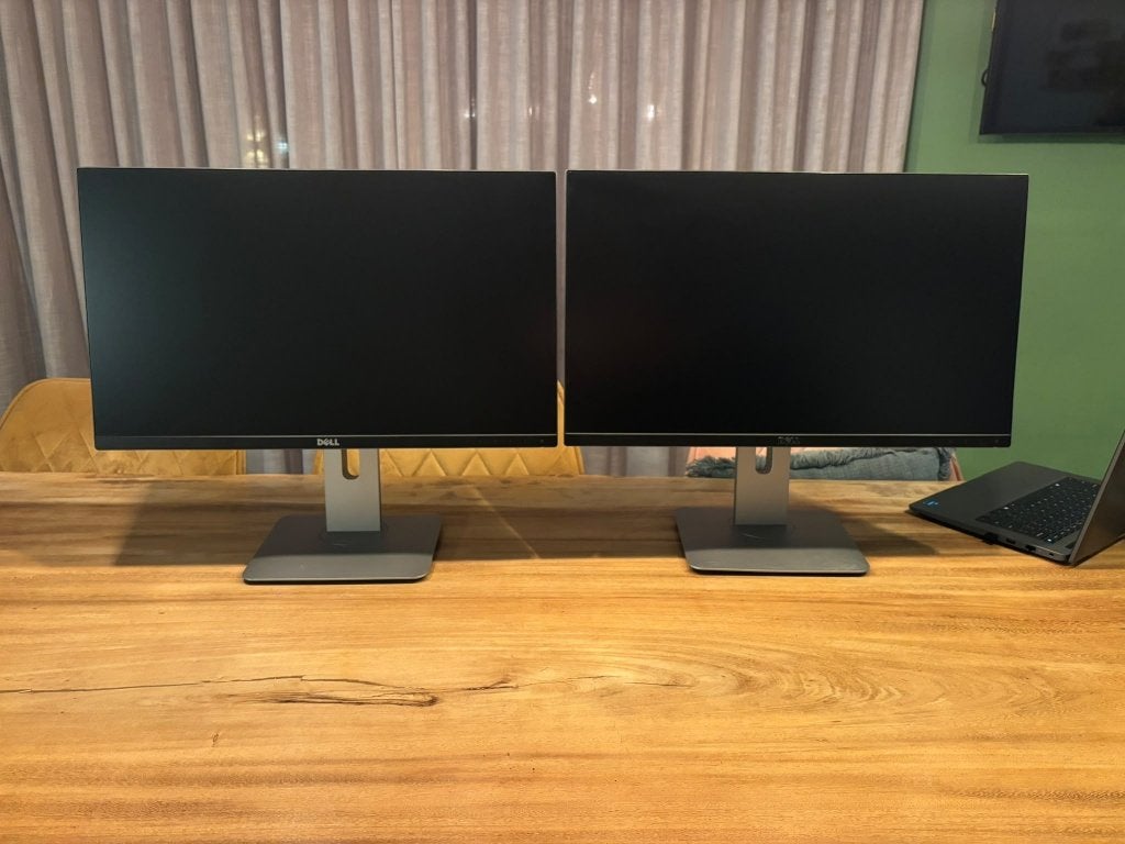 Twee 24"Dell U2414h Dell monitoren, IPS, Full HD, Zo goed als nieuw, DELL